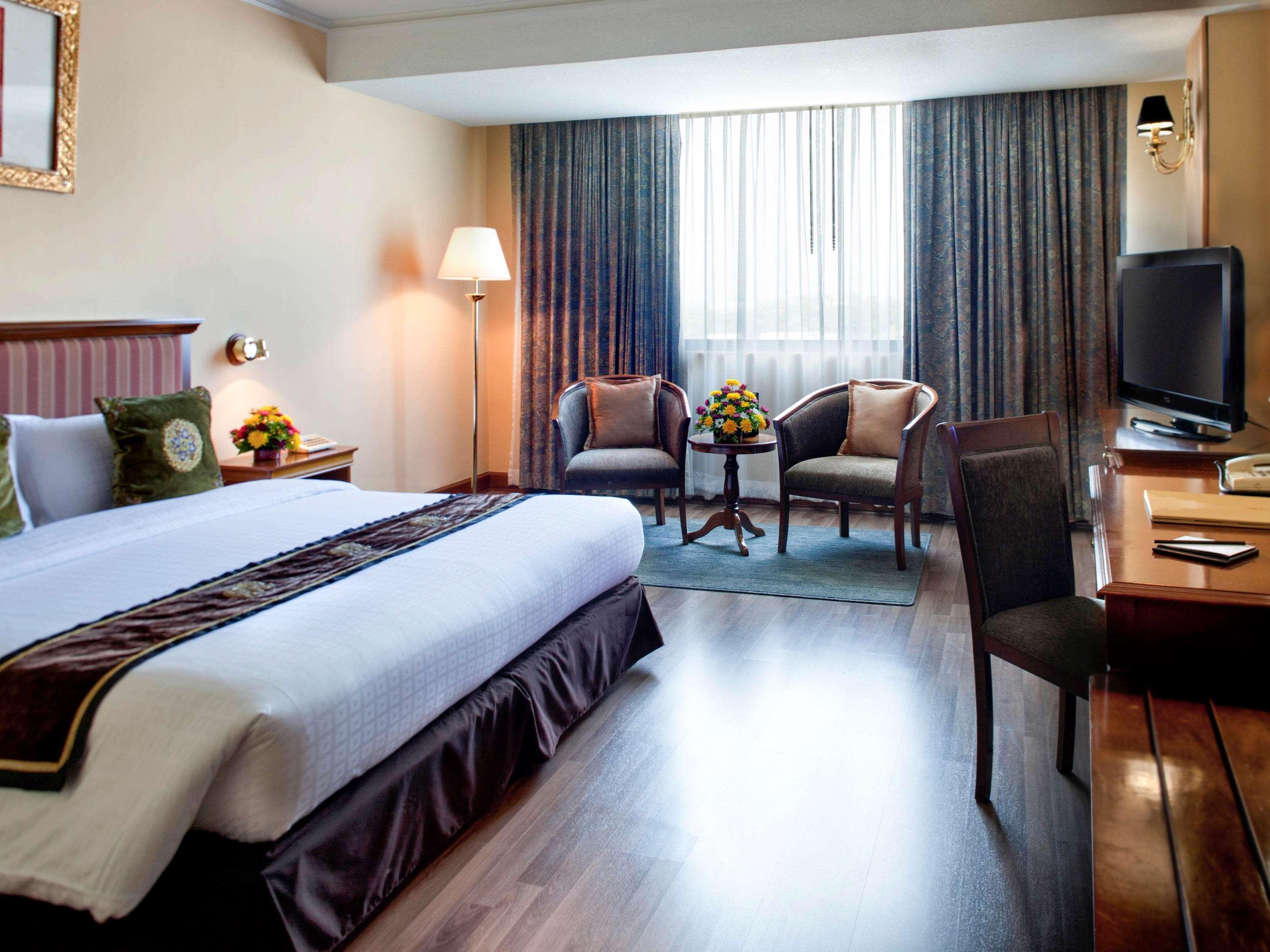 Mercure Mandalay Hill Resort Exteriör bild
